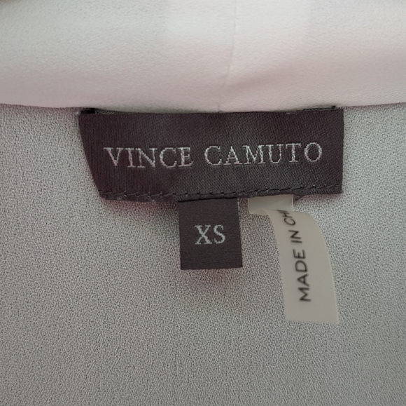 Vince camuto woman's white sleeveless blouse. - Picture 5 of 6